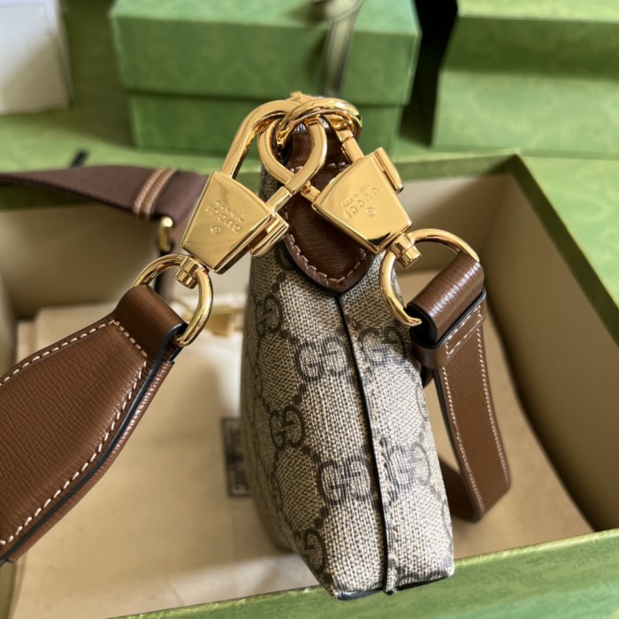  Handbag  Gucci 723306 size  16*13.5*3.5 cm