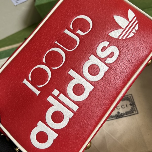  Handbag  Gucci 702427 size 255*16*9.5 cm