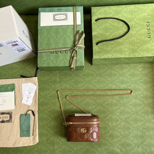  Handbag  Gucci  723770 size 16*10.5*5  cm