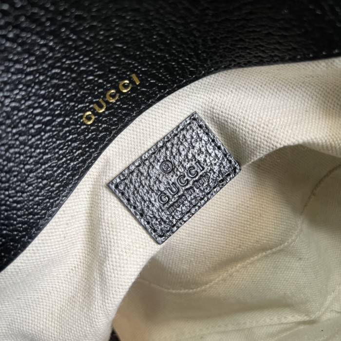  Handbag  Gucci 658574 size 20*14*5  cm