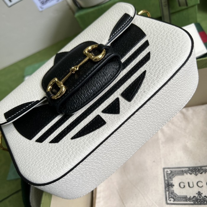  Handbag   Gucci 658574 size 20*14*5  cm