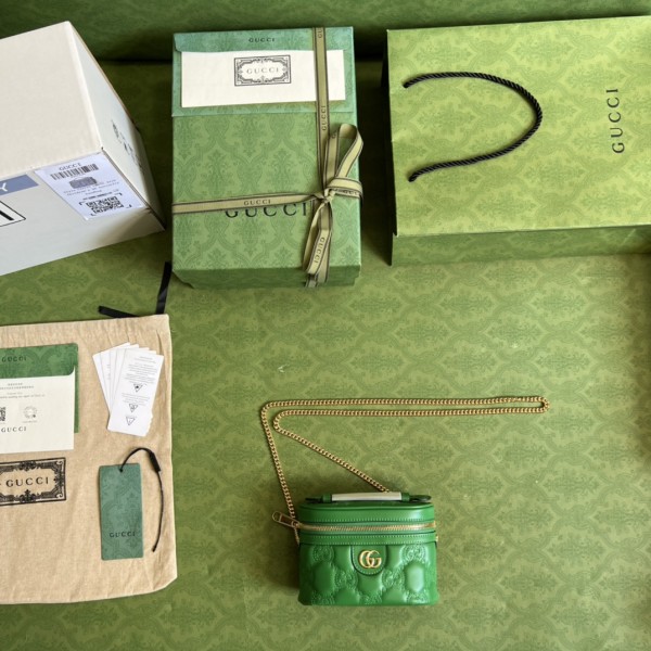  Handbag  Gucci 723770 size 16*10.5*5  cm