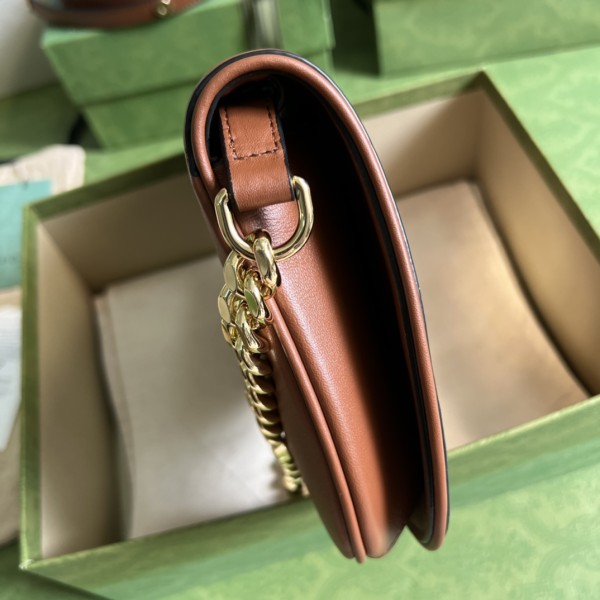  Handbag  Gucci 699268 size  28x16x4 cm