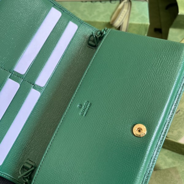  Handbag  Gucci 621892 size 19*10*4 cm