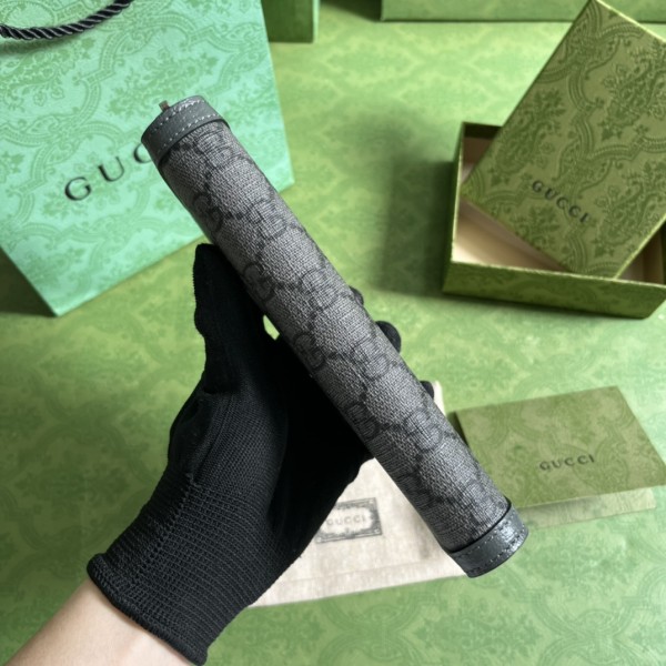  Handbag   Gucci 706844 size  19*10.5*2.5 cm