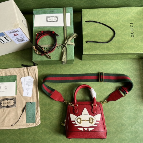 Handbag  Gucci 677212 size 20*19.5*7.5 cm