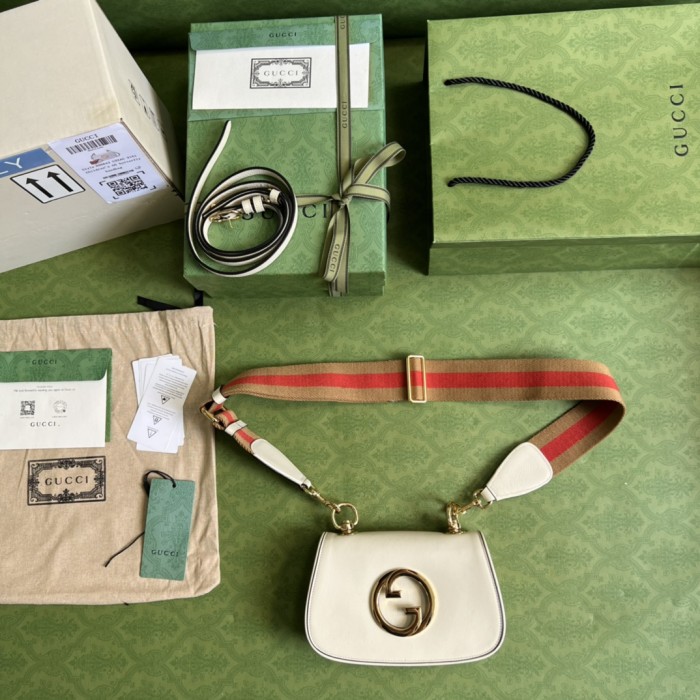  Handbag Gucci 698643 size 22*13*5.5 cm