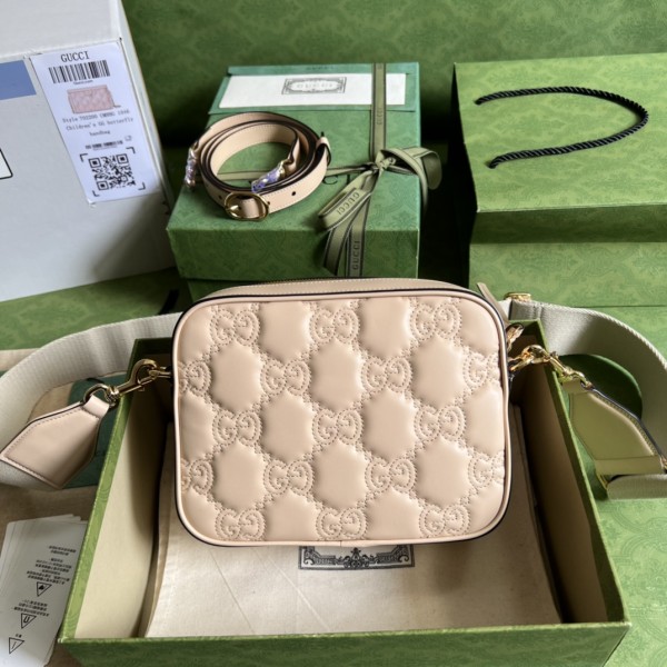 Handbag   Gucci 702234 size 21.5x 17x 7.5 cm