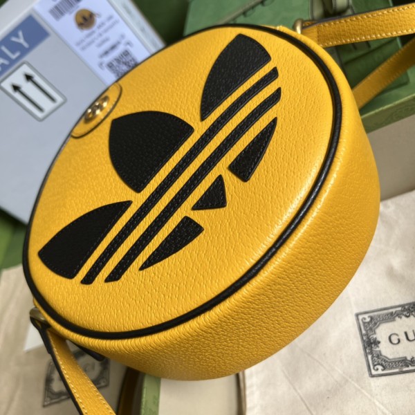  Handbag  Gucci 702626 size 22*22*7 cm