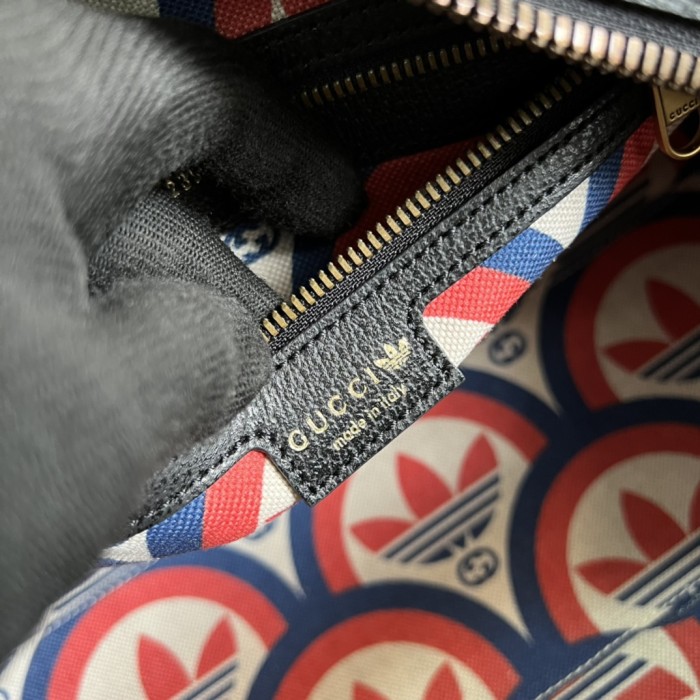  Handbag  Gucci 702397 size 31.5*18*15.5 cm