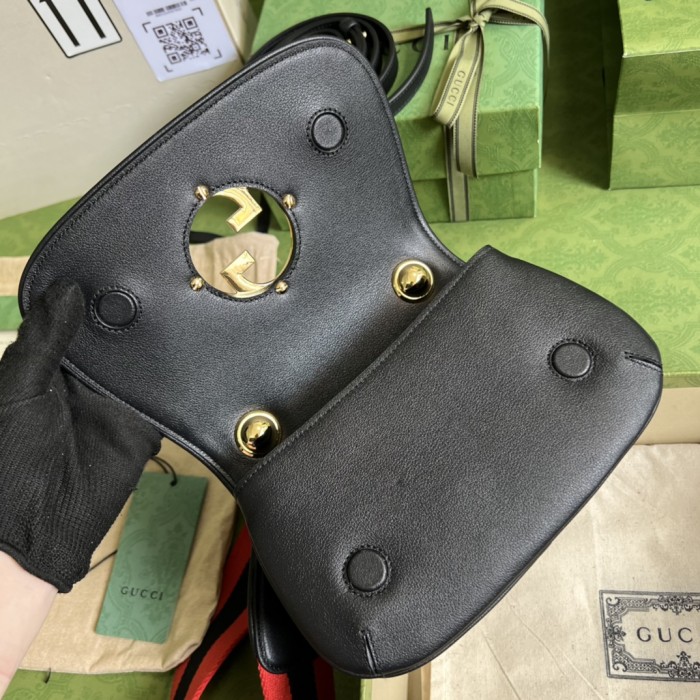 Handbag  Gucci 698643 size 22*13*5.5 cm