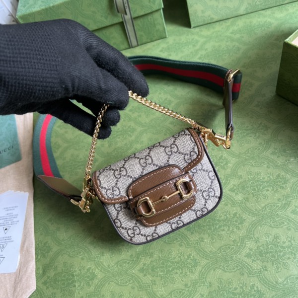  Handbag  Gucci 699760 size  12*9*4 cm
