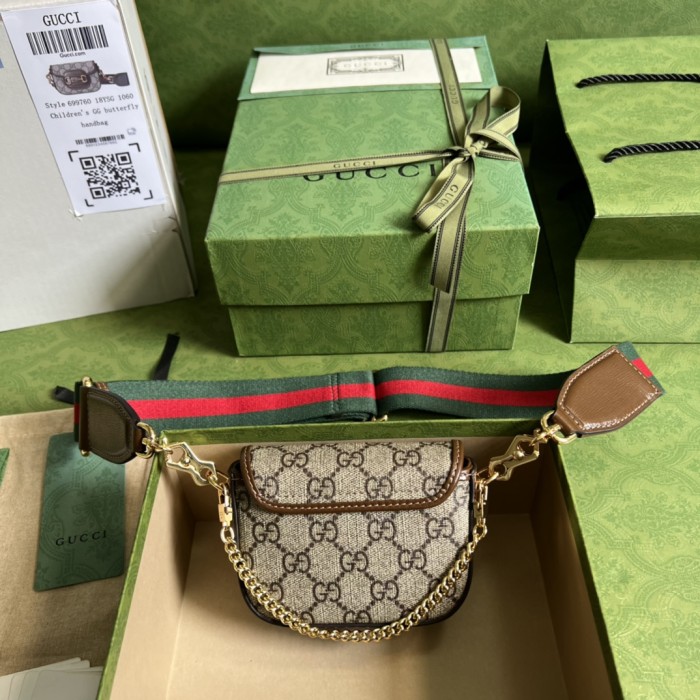  Handbag  Gucci 699760 size  12*9*4 cm