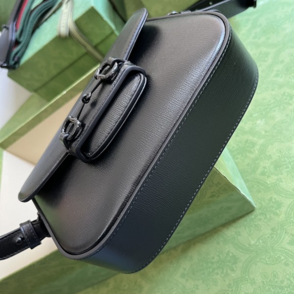  Handbag  Gucci 726226 size 20.5*14.5*5  cm