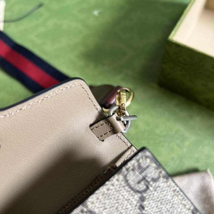  Handbag  Gucci 696804 size 10.5*8*3 cm