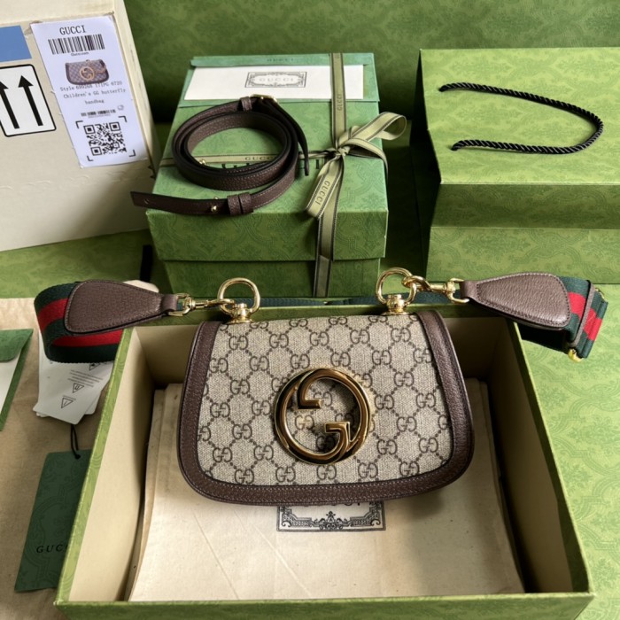  Handbag  Gucci 698643 size 22*13*5.5 cm