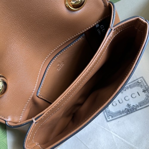  Handbag  Gucci 698643 size 22*13*5.5 cm