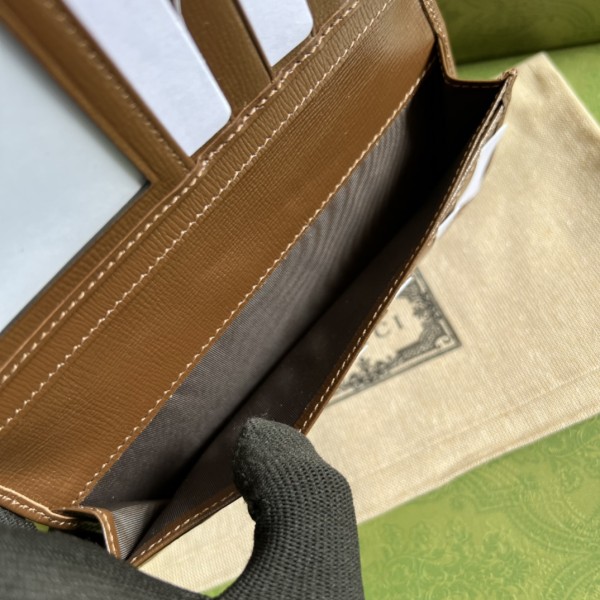  Handbag  Gucci 672947 size 9*17.5 cm