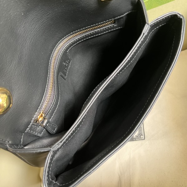  Handbag  Gucci 699210 size 29 x 22 x 7  cm