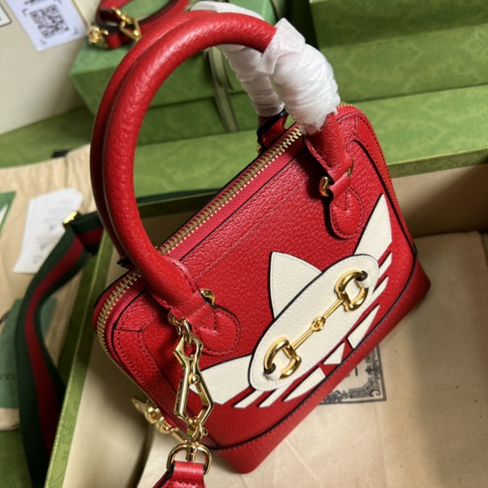 Handbag  Gucci 677212 size 20*19.5*7.5 cm