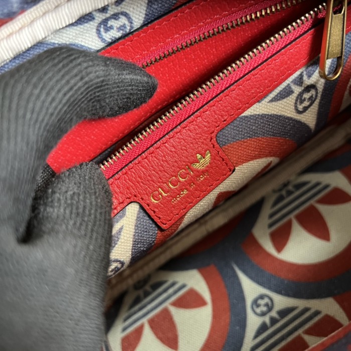  Handbag  Gucci 702427 size 255*16*9.5 cm