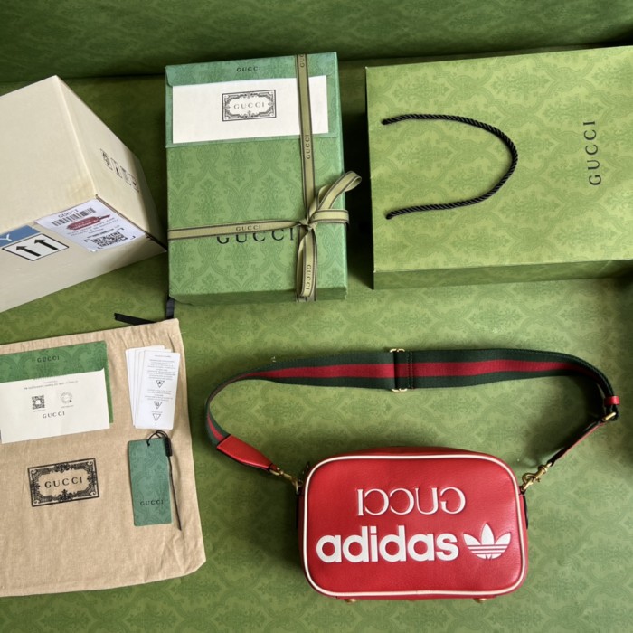  Handbag  Gucci 702427 size 255*16*9.5 cm