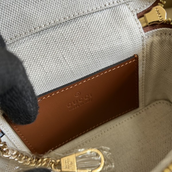  Handbag  Gucci  723770 size 16*10.5*5  cm