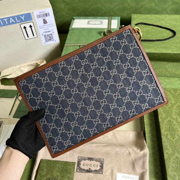  Handbag  Gucci 672953  size  30.5*21*1.5 cm