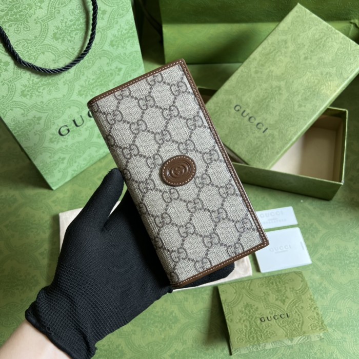  Handbag  Gucci 672947 size 9*17.5 cm