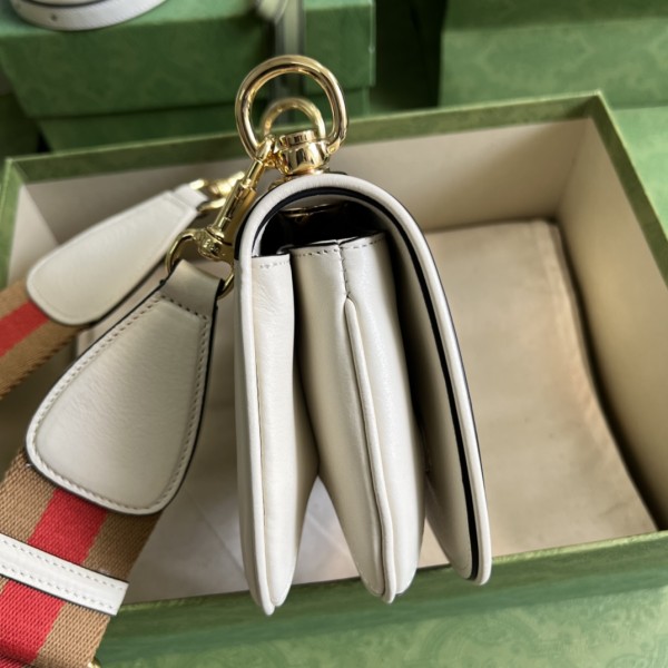  Handbag Gucci 698643 size 22*13*5.5 cm