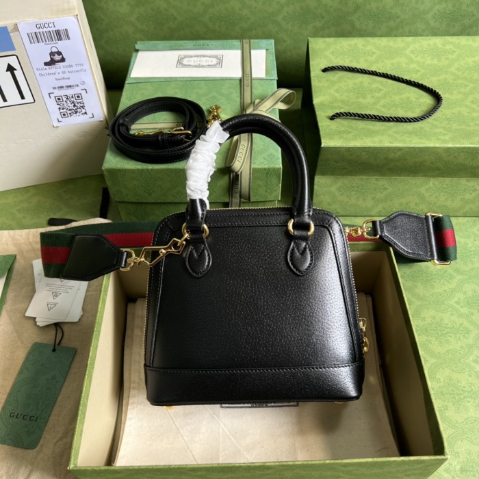 Handbag Gucci  677212 size 20*19.5*7.5 cm
