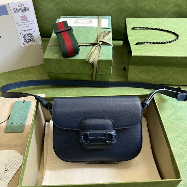  Handbag  Gucci 726226 size 20.5*14.5*5 cm