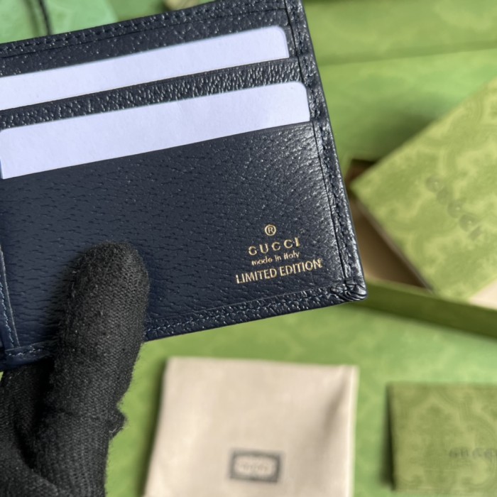  Handbag  Gucci 597606 size 12*9.5*1.5 cm