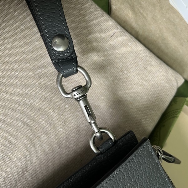  Handbag  Gucci 475317 size 30.5*21*1.5  cm