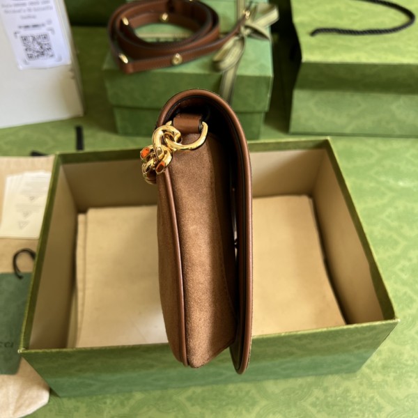  Handbag  Gucci 699268 size 28x16x4 cm