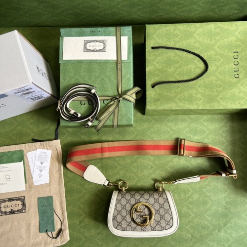  Handbag  Gucci 698643 size 22*13*5.5 cm