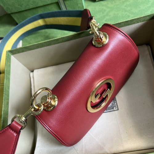  Handbag  Gucci 698643 size 22*13*5.5 cm