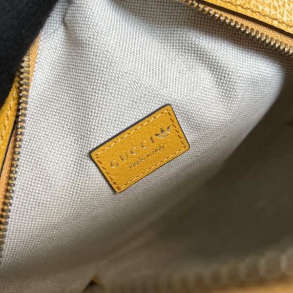  Handbag  Gucci 702626 size 22*22*7 cm