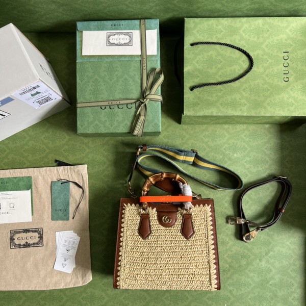  Handbag  Gucci 702721 size  27*24*11 cm