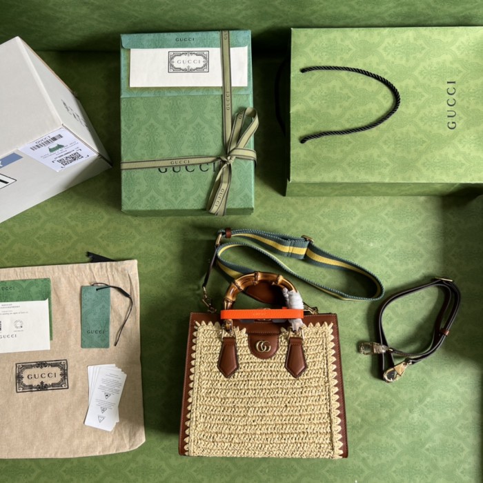  Handbag  Gucci 702721 size  27*24*11 cm