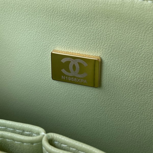  Handbag  Chanel A01112 size 15.5x25.5x6.5 cm