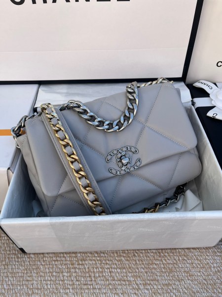  Handbag  Chanel  size 26cm／30 cm