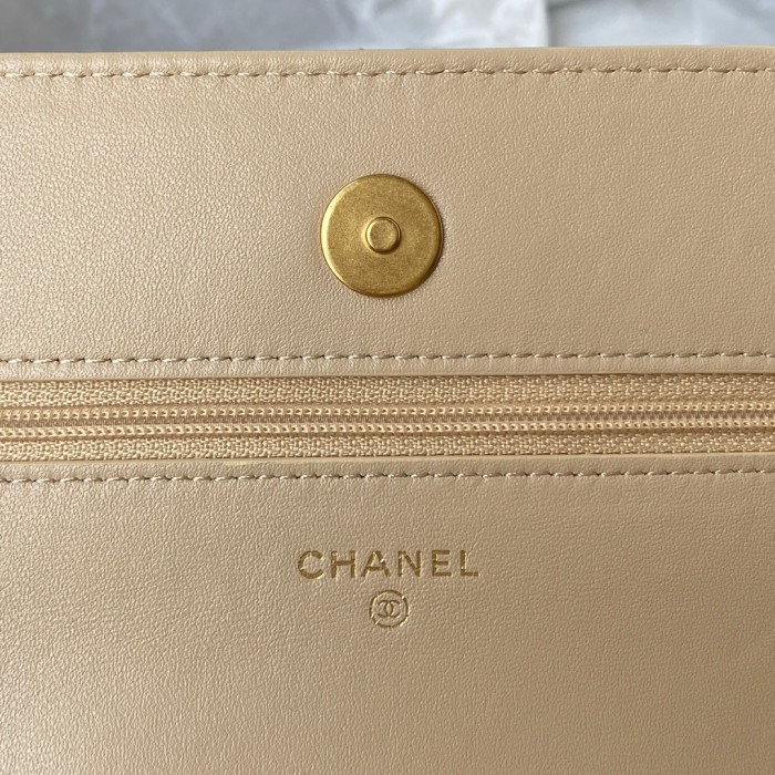  Handbag  Chanel size 19 cm