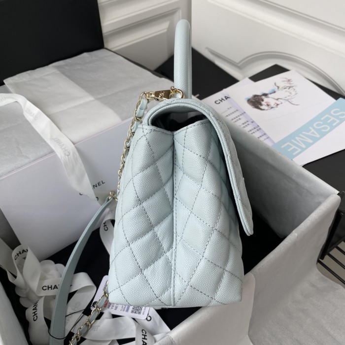  Handbag  Chanel  92991 size  28 cm