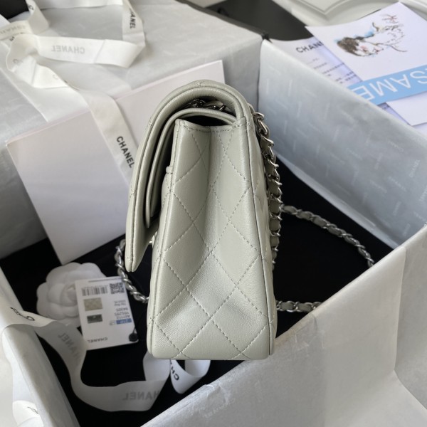  Handbag  Chanel  A01112 size 15.5x25.5x6.5 cm