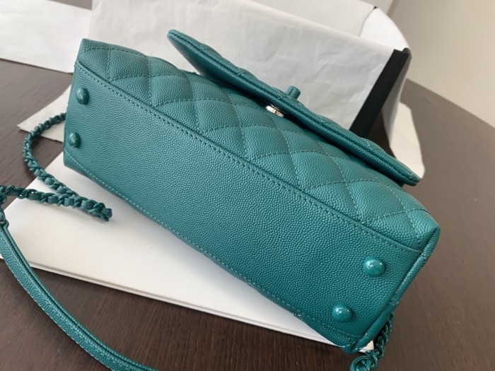  Handbag Chanel size  13cmx19cmx9 cm