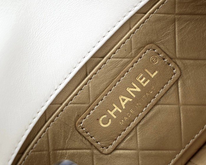  Handbag Chanel  size 19x11x8 cm