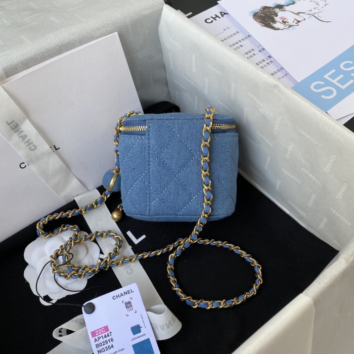  Handbag  Chanel AP1447 size 11*8.5*7 cm