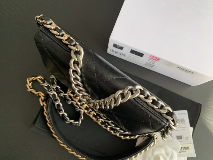 Handbag  Chanel  0957 size 19 cm