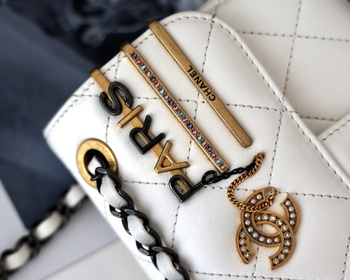  Handbag Chanel  size 19x11x8 cm